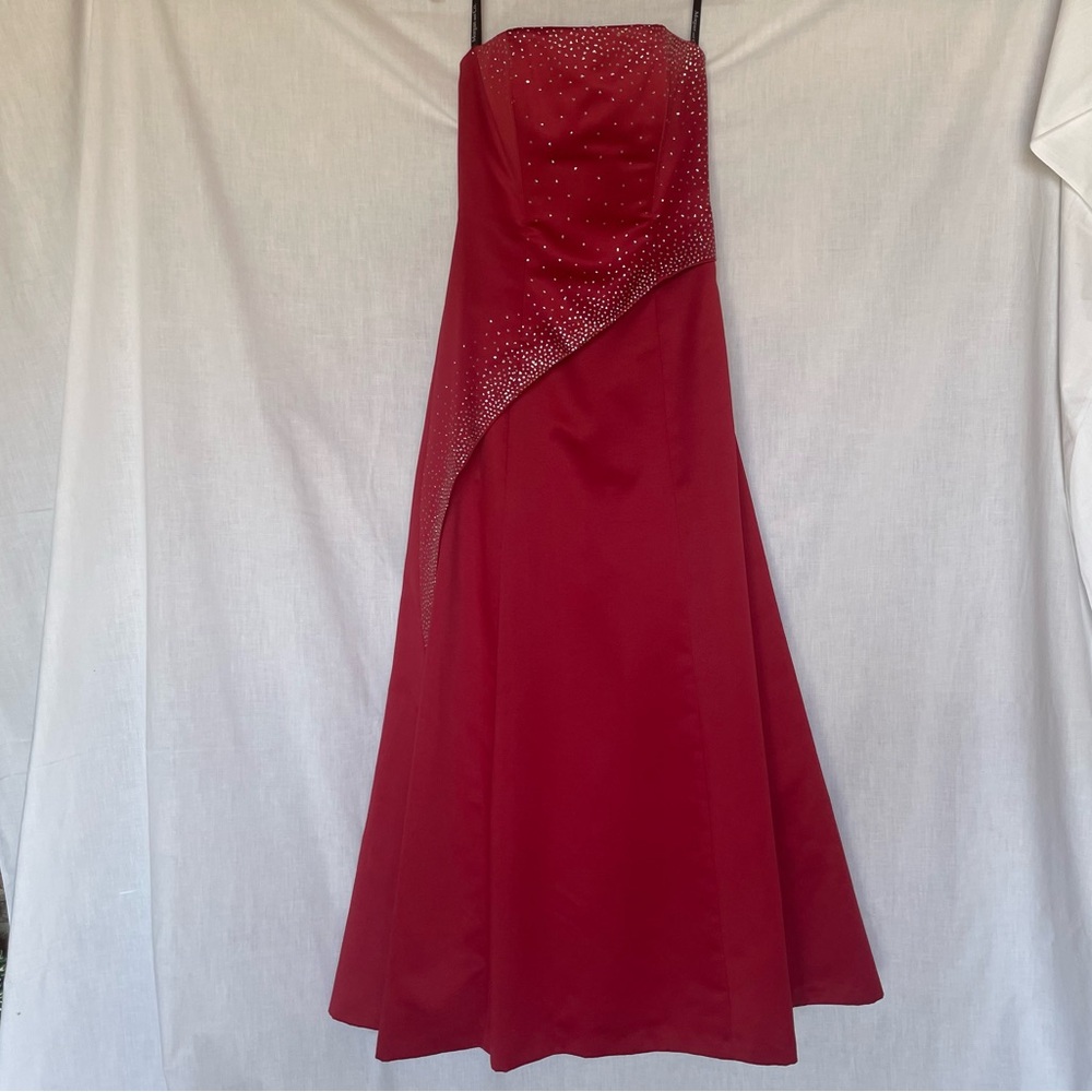 Elegant Red Sparkly Strapless Prom Dress